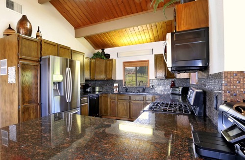 Makawao House | Private lush 2 Acre Mountain Home Maui Permitted#STMP 2013-0001 many amenities