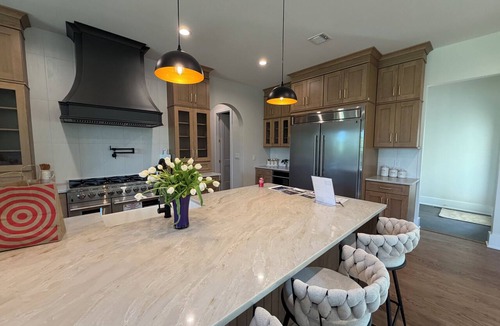 Sugar Loaf House | Private Luxury Family Getaway Walk to Brewery Minutes from Legoland New York
