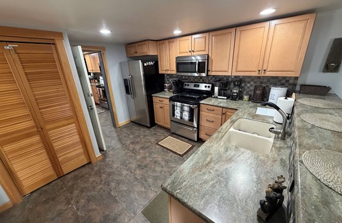Brantingham Cabin | Private Multi-family Adirondack lakefront cabin with 4 bedrooms 2 full baths