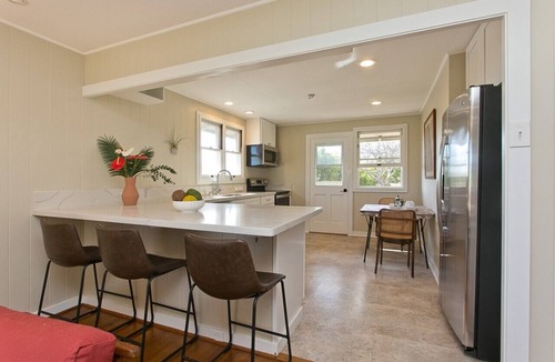 Manoa House | Private Renovated Manoa Cottage