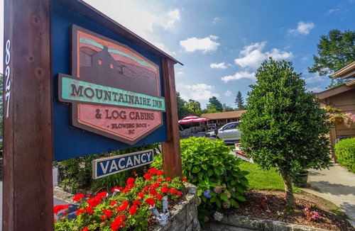 Blowing Rock Cabin | Queen Cozy Cabin on Main St
