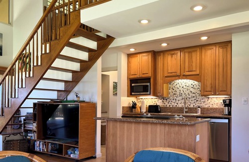 Maunaloa Condo | Quiet & Immaculate Molokai Condo, 2nd Floor End Unit, Ocean Views + Free Car