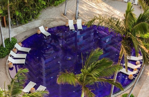 Waikiki Resort | Rare Find! 2 Wonderful Units, Pools, Bar