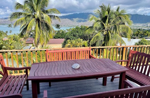 Portlock House | RARE find! Stunning Views! 3-BR house with pool, WiFi, AC in quiet Honolulu area