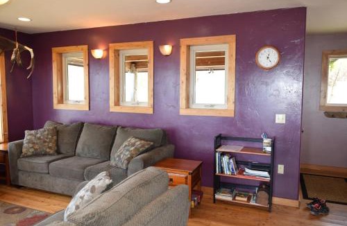 Diamond Ridge House | Raven Guesthouse