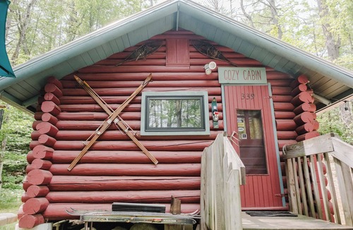 Bethel Cabin | READ THE DESCRIPTION! Cozy Log Cabin - Rustic getaway near Bethel Center