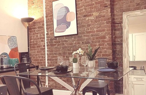 Ukrainian Village Apartment | Real Cozy Apartment in Downtown Manhattan
