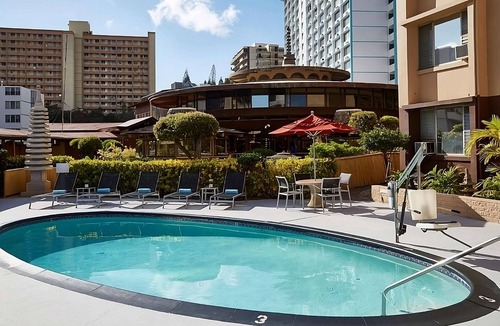 Ala Moana House | Relax and Unwind! 4 Beautiful Units, Pet-Friendly Property, Onsite Pool