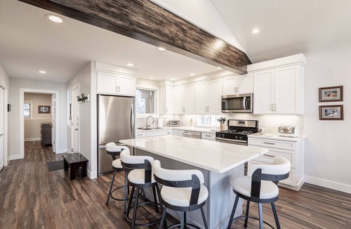 Deer Valley House | Relax in Your Private Hot Tub with Wi-Fi & Tesla Charging Station Access!
