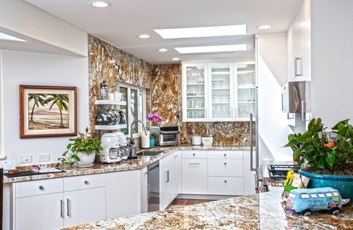 Halama Street House | REMODELED BEACHFRONT ESTATE, MAGNIFICENT MANGO SURF