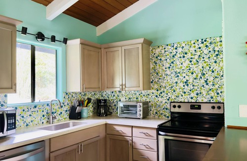 Keaau House | Remodeled Home in Sunny Hawaiian Paradise Park