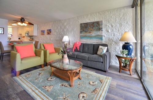 Maalaea Condo | REMODELED Maui Oceanfront Condo w/Pool, Sandy Beach & the sounds of gentle Waves