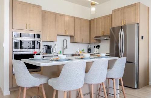 Waikiki Apartment | Remodeled Penthouse with Ocean & Diamond Head Views
