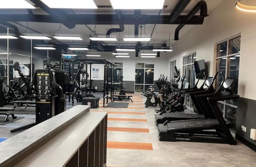 Draper House | Resort Like Amenities King bd 2 Qn bds Fast WiFi Slps7