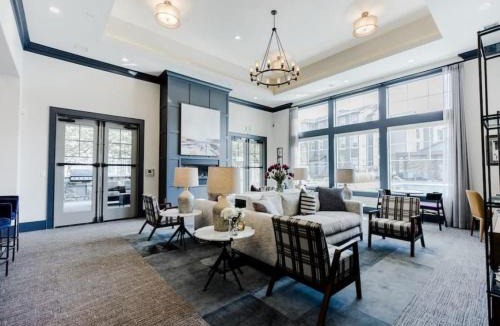 Draper House | Resort Like Amenities King bd 2 Qn bds Fast WiFi Slps7