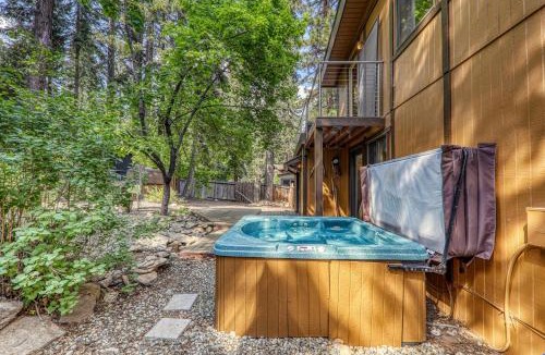Carnelian Bay House | Retreat with Private Hot Tub steps North Lake Tahoe
