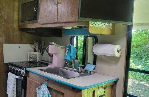 Shawmut House | Retro-Style Modern Camper, 2 Hours to Acadia & Bar Harbor, Easy Pick-Up Off I-95