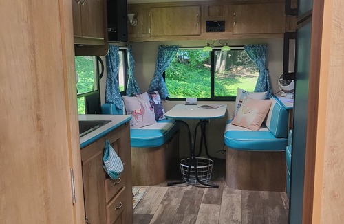 Shawmut House | Retro-Style Modern Camper, 2 Hours to Acadia & Bar Harbor, Easy Pick-Up Off I-95