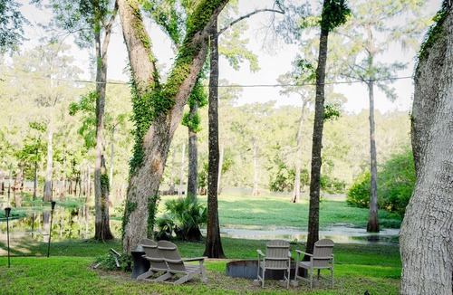 Old Town House | River House in Old Town FL with AC and Wi-Fi, Secluded BUT NOT remote, Enjoy!
