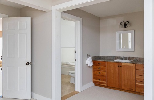 Middlebury House | River House in the Heart of Middlebury