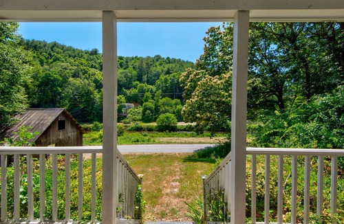 Todd House | Riverfront Historic McGuire Mountain House