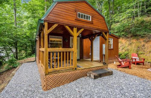 Lake Lure House | Romantic King-Bed Couples Cabin Lake Lure