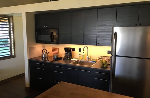 Maunaloa Condo | Romantic Modern Upstairs Corner Studio with Ocean View, on the Island of Molokai