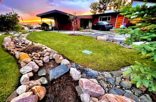 Olympus Cove House | Romantic Winter Escape with Mountain Views - Sleeps 7-9