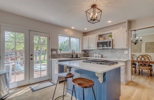 Southwest Colorado Springs House | Roomy Broadmoor Home, D-12 School 4bed w/multiple living areas, Mtn views.