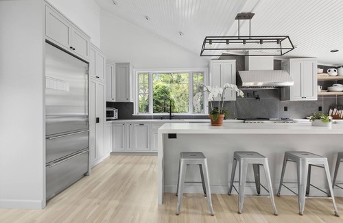 East Hampton House | RoveTravel | Wainscott Woods | Luxe Estate w/Pool