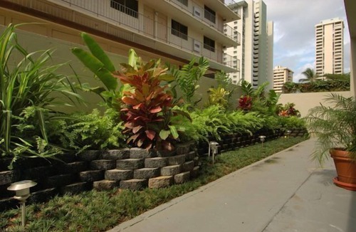Waikiki Condo | Royal Moana Condo Steps to Waikiki Beach w/Parking & Full Kitchen-Bbq Grill