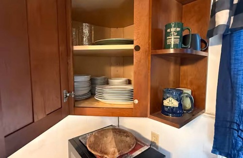 Robesonia Cottage | Rustic 3 BR cottage next to Blue Marsh!