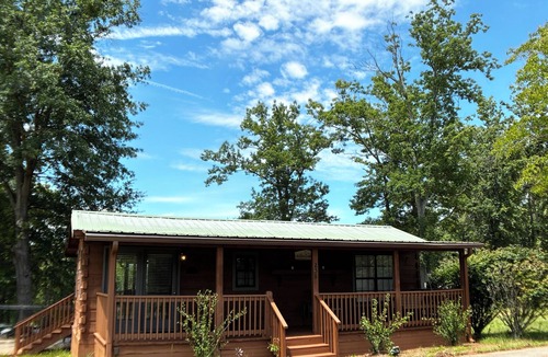 Landrum Cabin | Rustic Refuge: Simple Comfort tucked into the Blue Ridge Foothills- Log Cabin