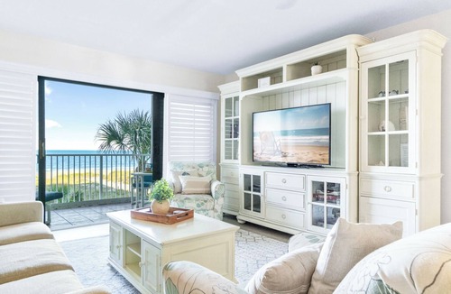 Cocoa Beach Condo | Sandcastles - Cocoa Beach Oceanfront Condos with Heated Pool Tennis Pet-Friendly
