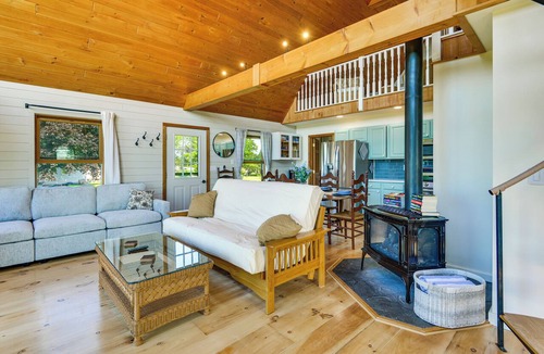 Cape Vincent House | Scenic Bungalow on Lake Ontario: Steps to Marina!