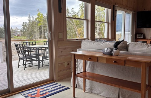 Tremont House | Sea Breezes elegant oceanfront cottage
