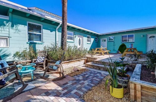 Fernandina Beach Apartment | Sea Glass Cottage #3 | Renovated | Beachfront w/Dune Views | Outdoor Courtyard