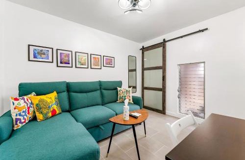 Hawaii Kai Hotel | Seabreeze Hideaway B 30 Night Minimum