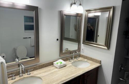 Central Naples Apartment | Seagate Cottage