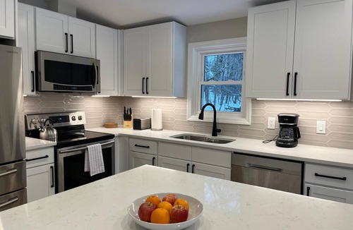 Tannersville House | Secluded All new 6 Bedroom Retreat Near Hiking, With Game Room & Playground