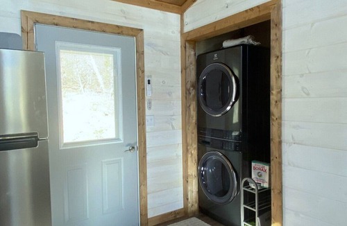 Linden Cabin | Secluded Creekside Cabin w/Loft