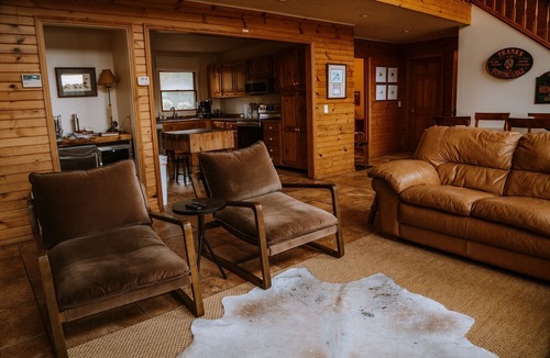 McFarlan House | Secluded Ohio River Retreat Retreat with Hot Tub - Sleeps 10