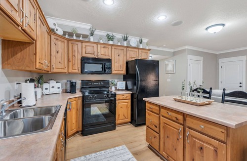 Pleasant Grove Apartment | Serene 1 or 2 bedroom apartment New and Private in Pleasant Grove