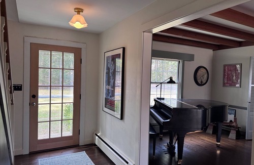 Stockbridge House | Serene and Refined Berkshires Retreat, Close to Kripalu, Gardens & 3 Ski Resorts