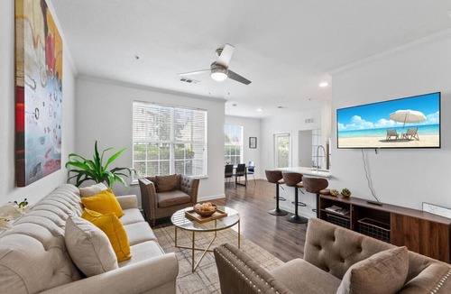 Southside Apartment | Serene Bliss: Stylish 1BR Unit in Resort Complete