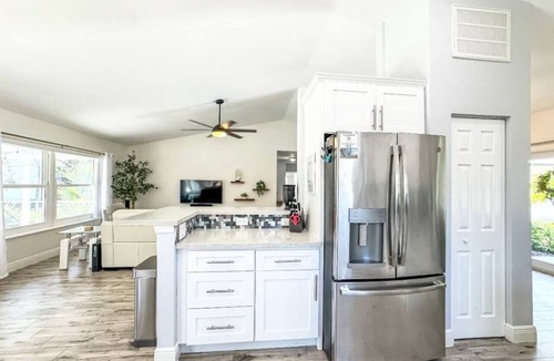 Lake Ida Shores Apartment | Shore & More — 5BR home in the Heart of It All