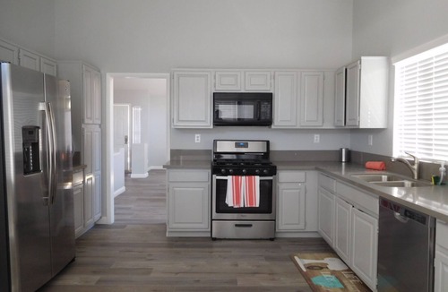 Spring Valley House | Signal story 4 Bedrooms home close to Strip
