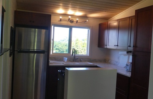 Hawi Apartment | Simple Elegant Comfort In Ideal Location