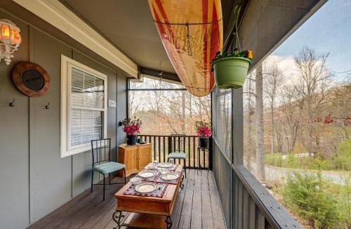 Qualla House | Ski & Hike/Shared Hot Tub: Cozy Whittier Retreat!