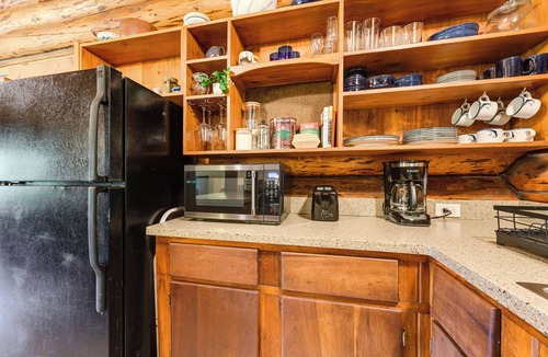 Diamond Ridge Cabin | Ski, Hike & Snowshoe: Homer Getaway w/Fire Pit